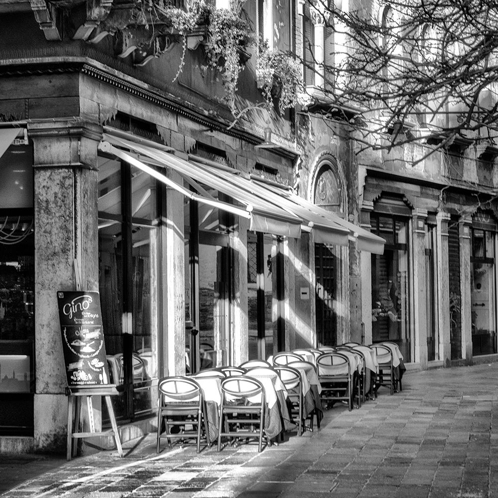 Sidewalk CafÃ© BW