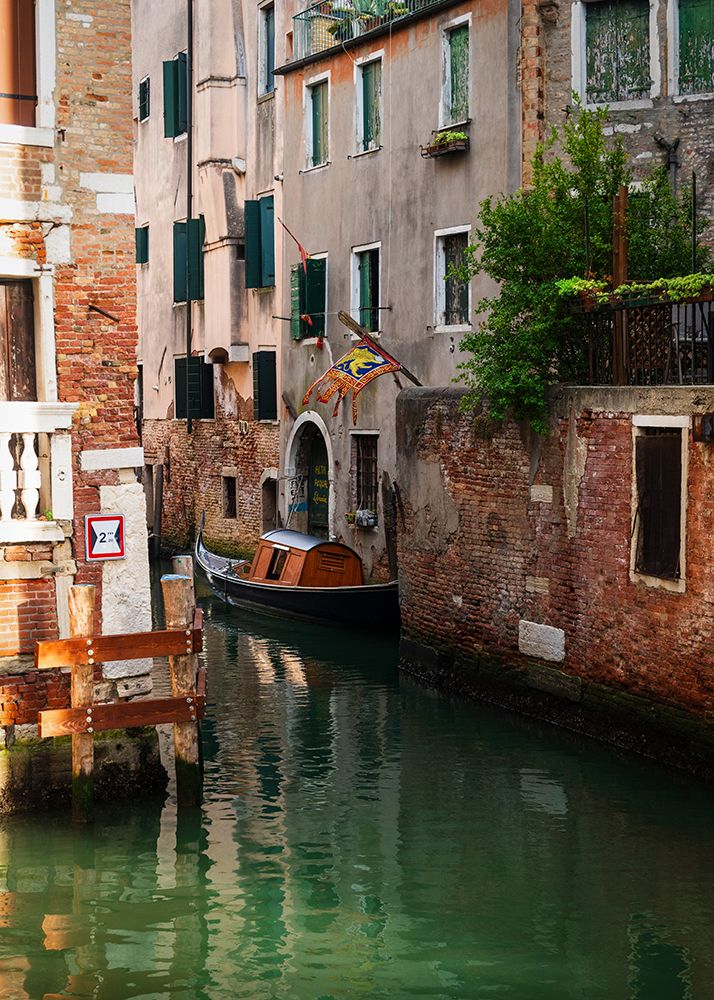 Unique Gondola