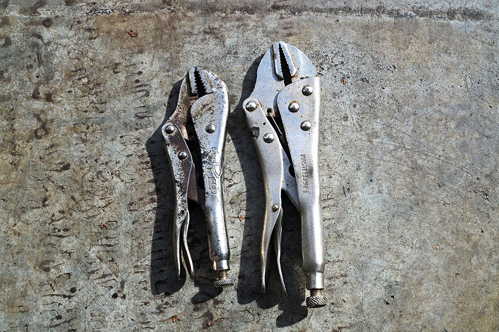 2 Clamp Vertical Wrenches
