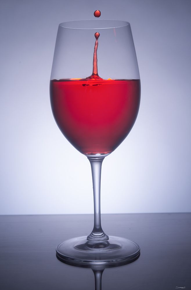 Drop Splash Wine Glass 1