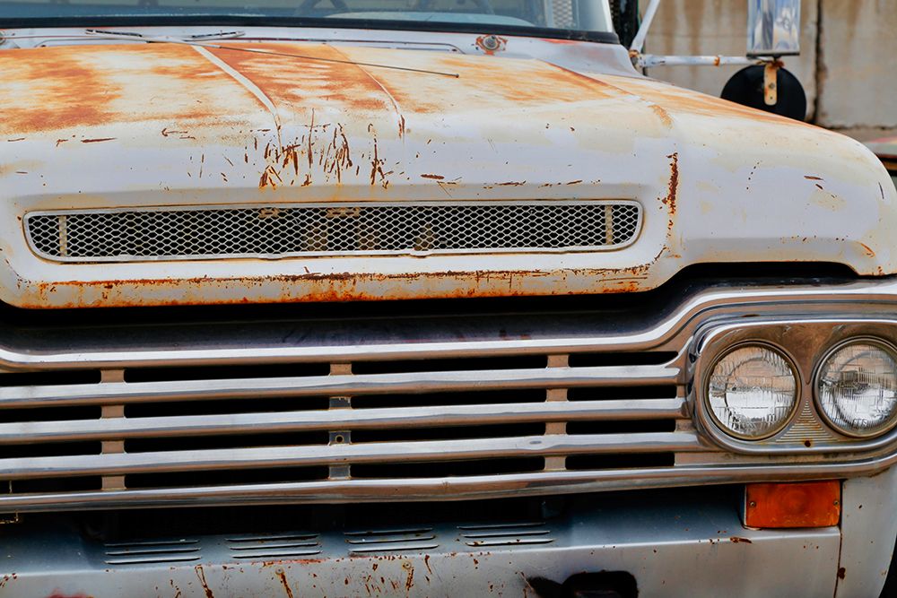 White Ford Grill