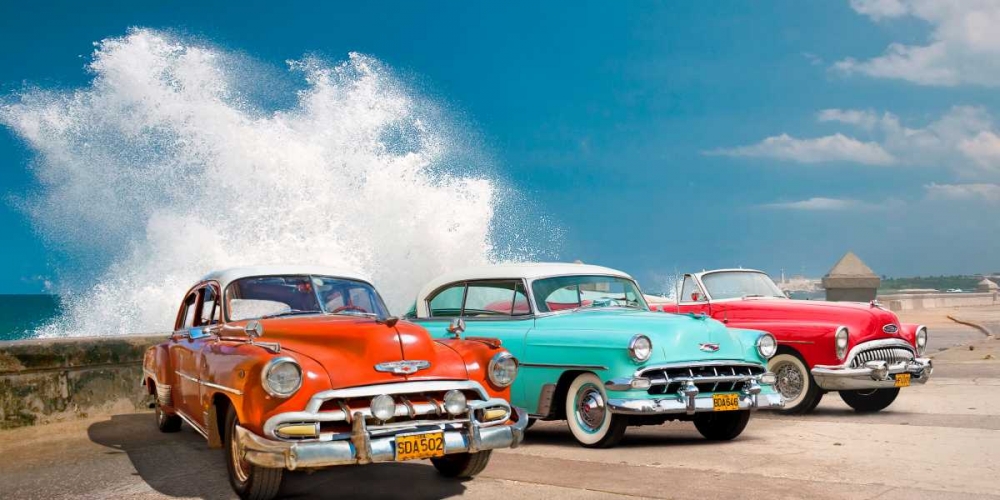 Cars in Avenida de Maceo- Havana- Cuba