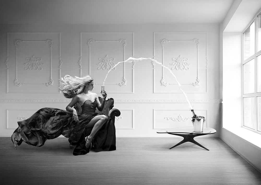 Champagne Zoom (BW)
