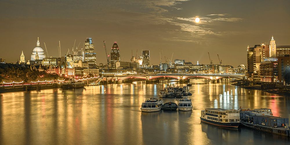 London skyline, river thames and Blackfriars bridge at night