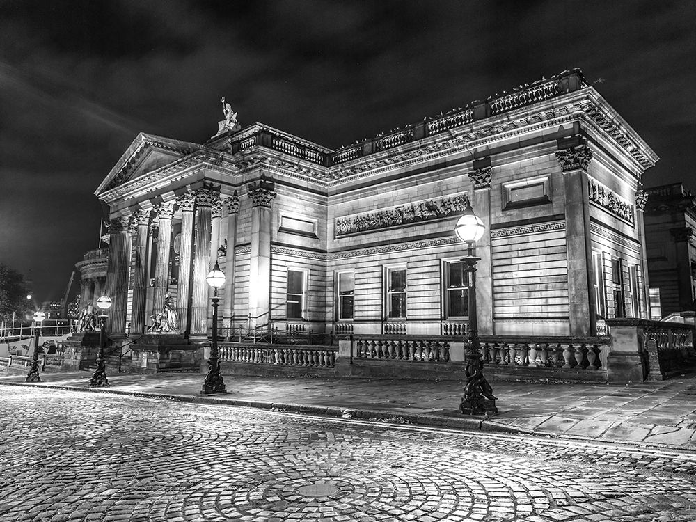 Walker art gallery at night, Liverpool