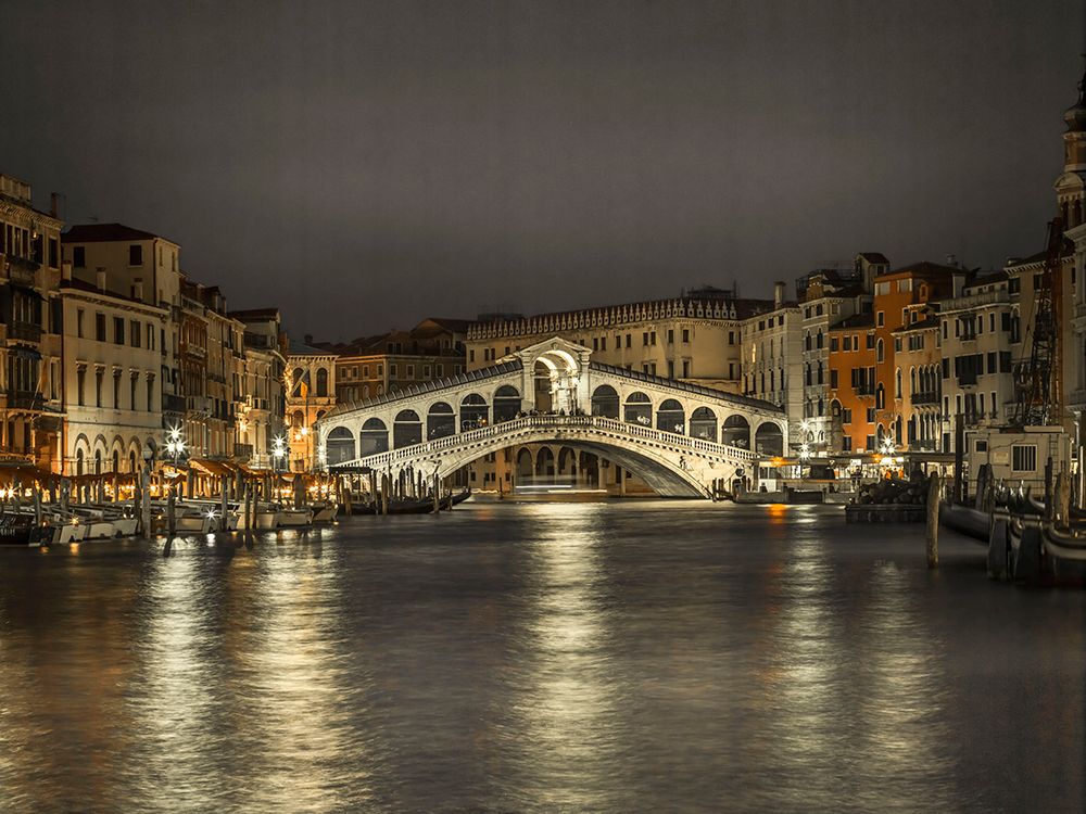 The grand canal and the Rialto bridge at night, Venice, Italy