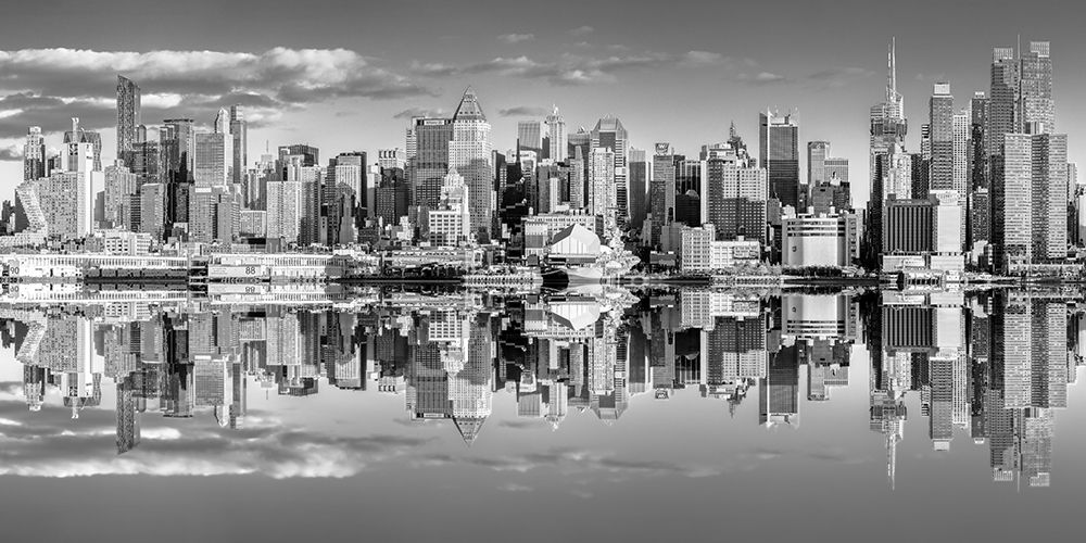 Panoramic view of Lower Manhattan skyline-New York