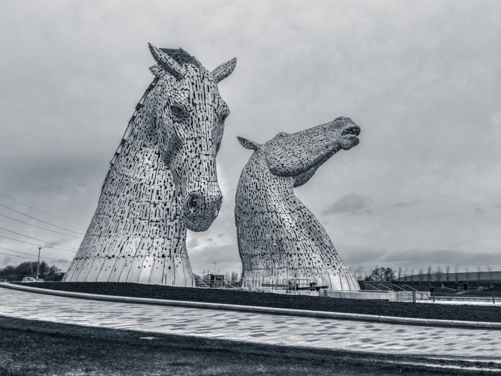 The kelpies horse statue at the Helix park in Falkirk , Scotland