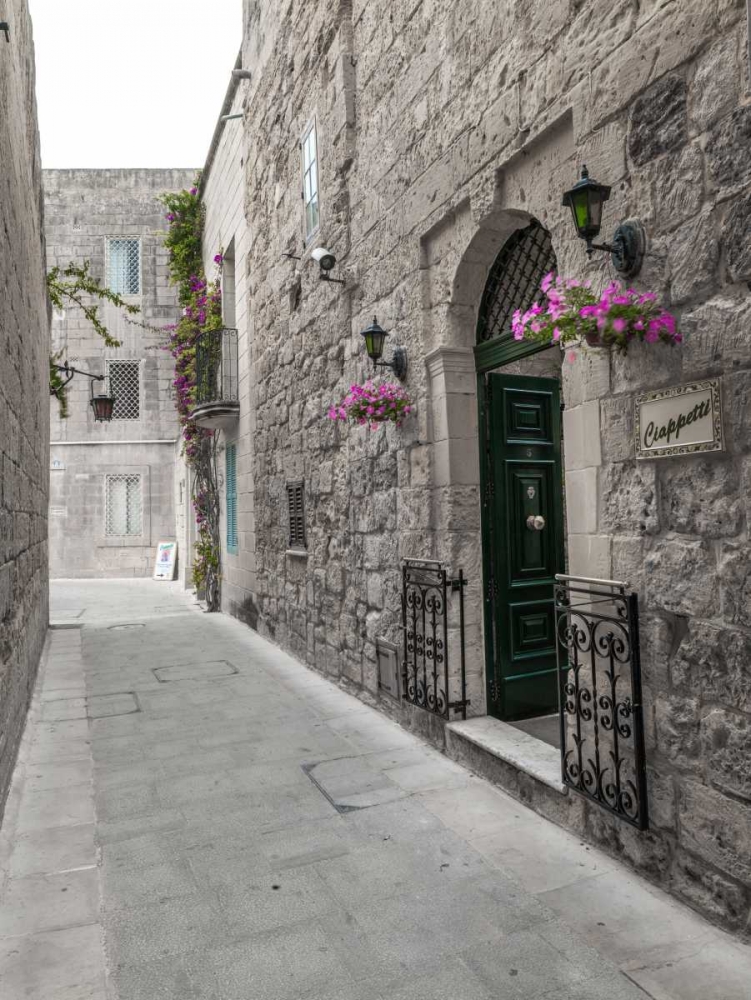 Traditional houses on narrow lanes of Mdina, Malta