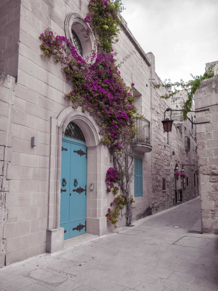 Traditional houses on narrow lanes of Mdina, Malta