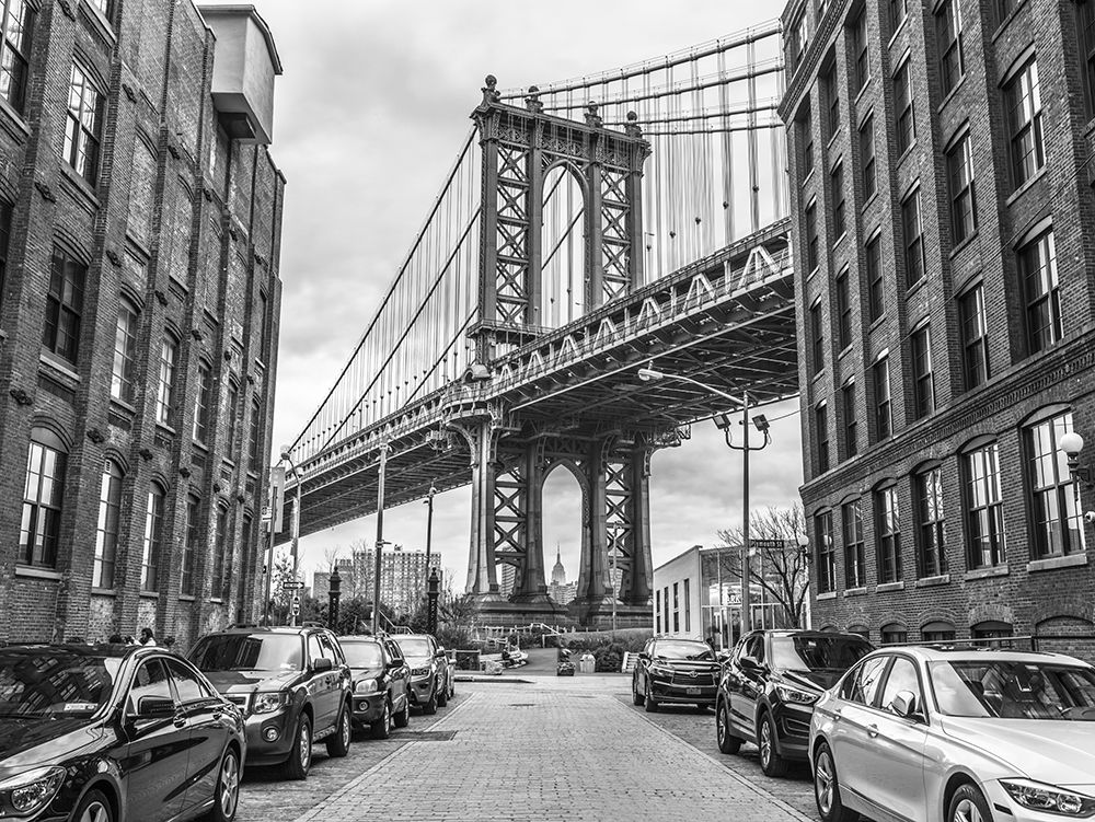 Manhattan bridge from a street-New York