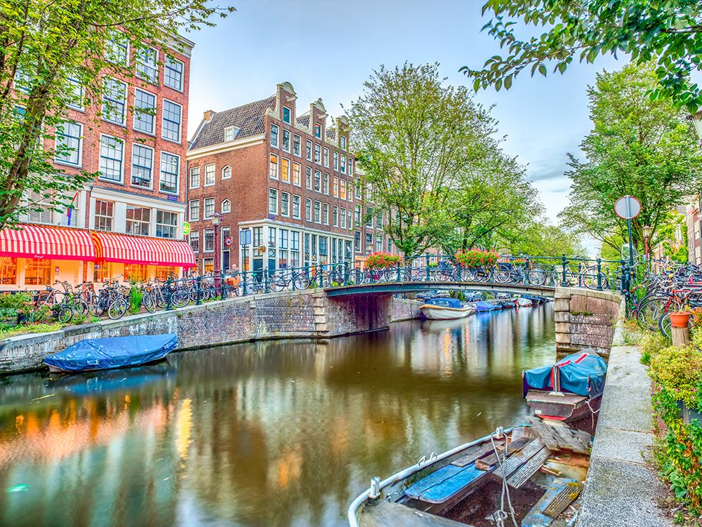 Canal through-city