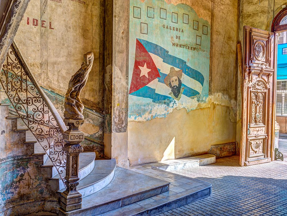 Traditional cuba apartment building, Havana, Cuba
