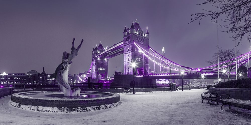 Dolphin fountain -London