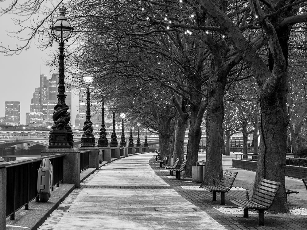 Thames promenade-London
