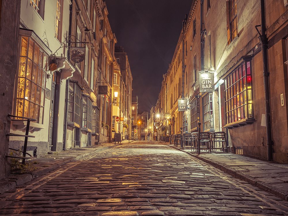 Bath cobblestone road at night