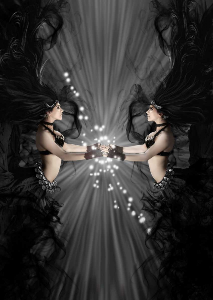 The bellydancers black