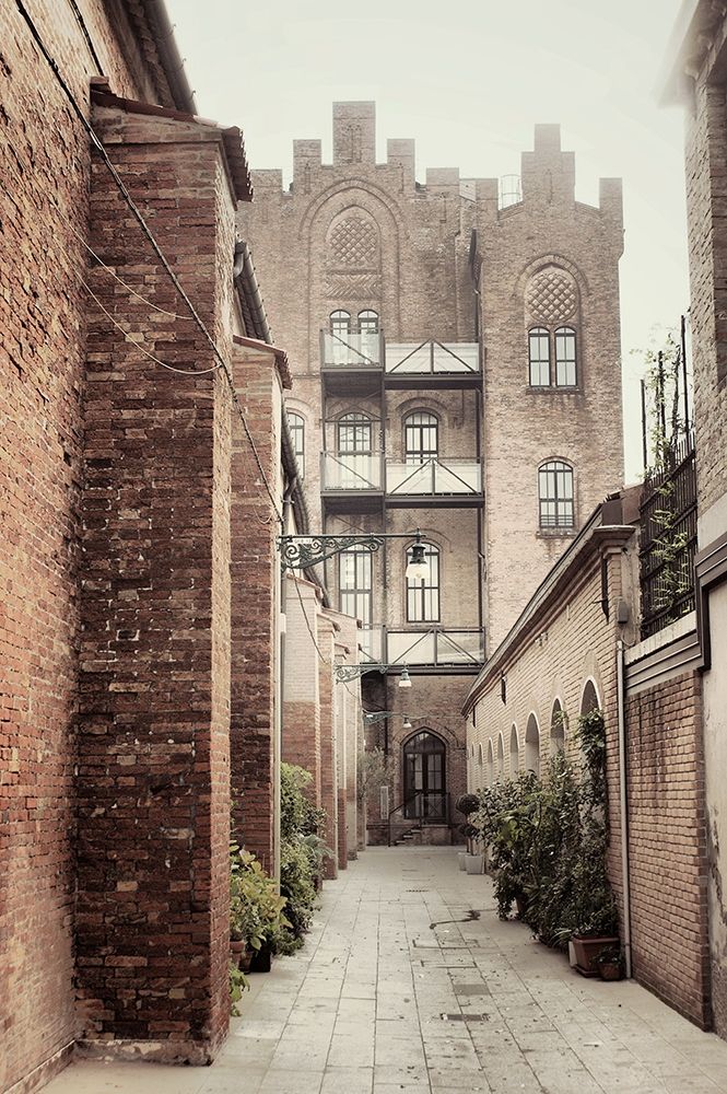 Sized Alley 3