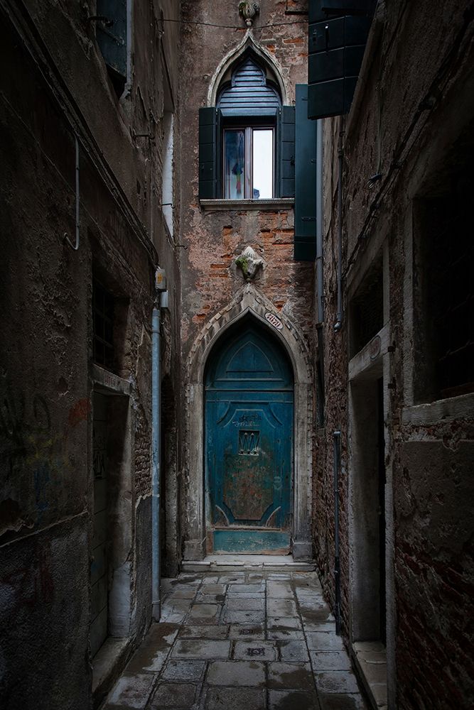 Bleu Door