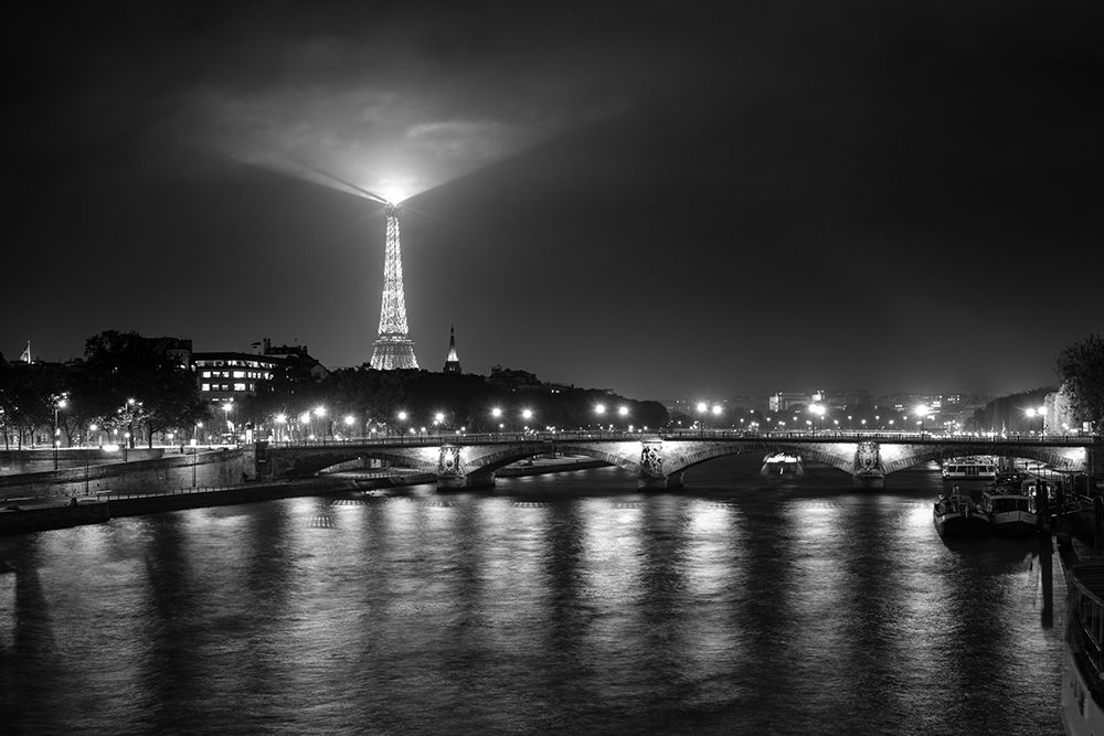 Eifeltower Lights Bw