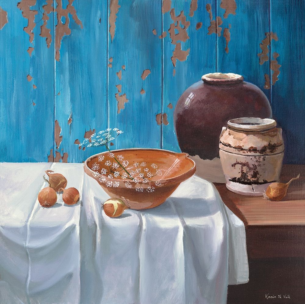 AGED POTS WITH ONIONS
