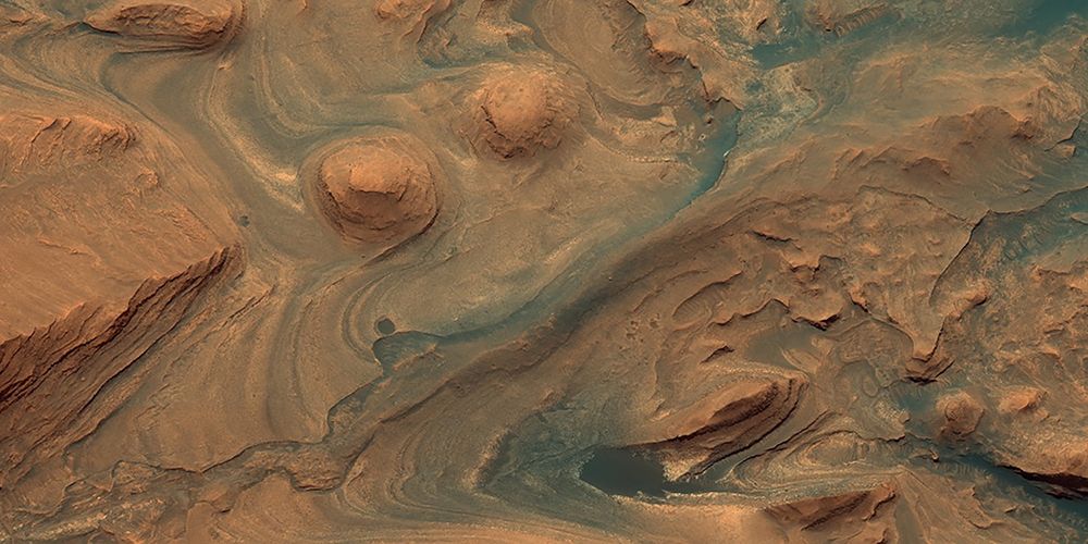 Mars HiRISE - Martian Surface Detail, April 22, 2015