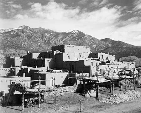 Full view of city, mountains in background, Taos Pueblo National Historic Landmark, New Mexico, 1941