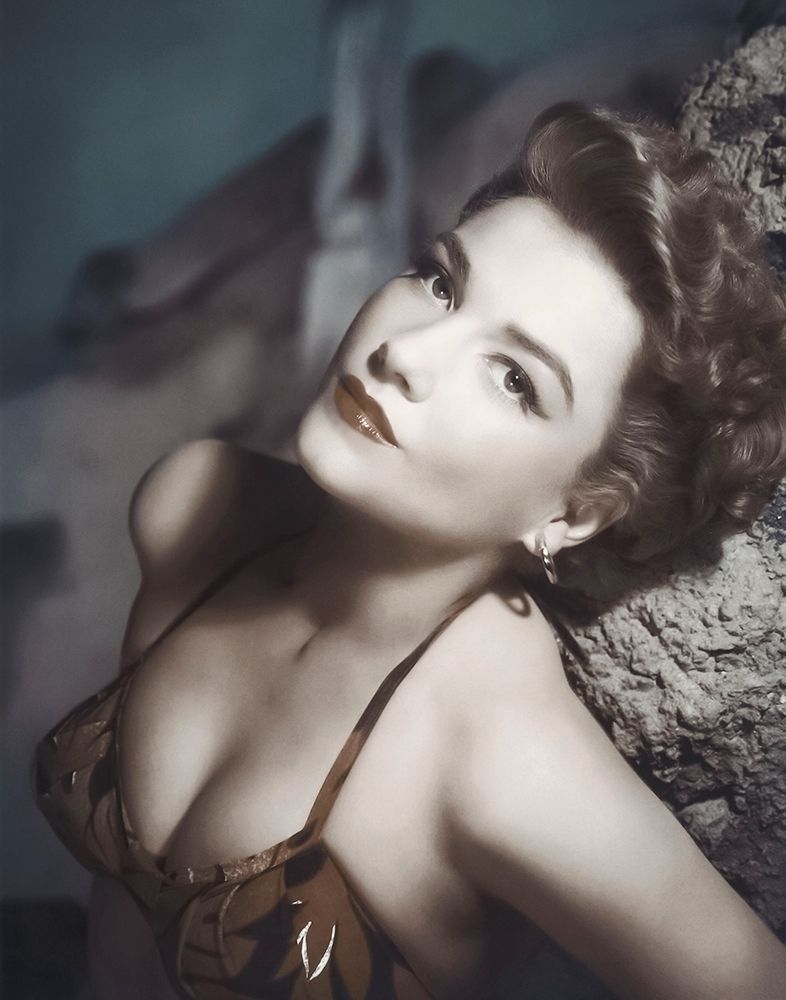 Anne Baxter