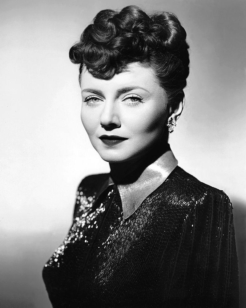 Lenore Aubert