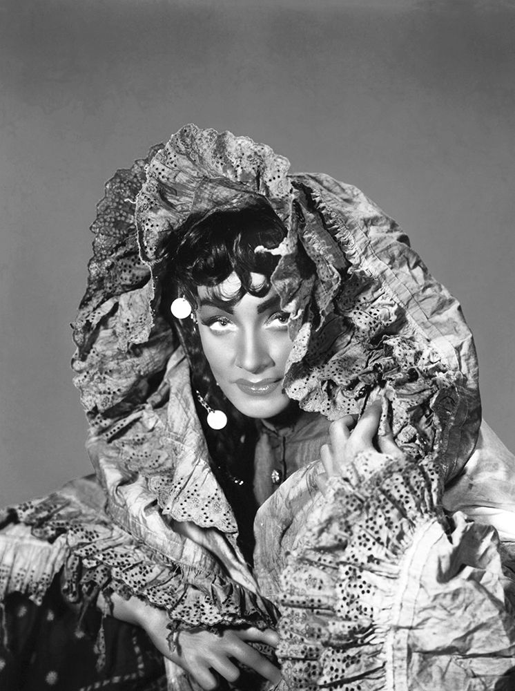 Marlene Dietrich - Golden Earrings