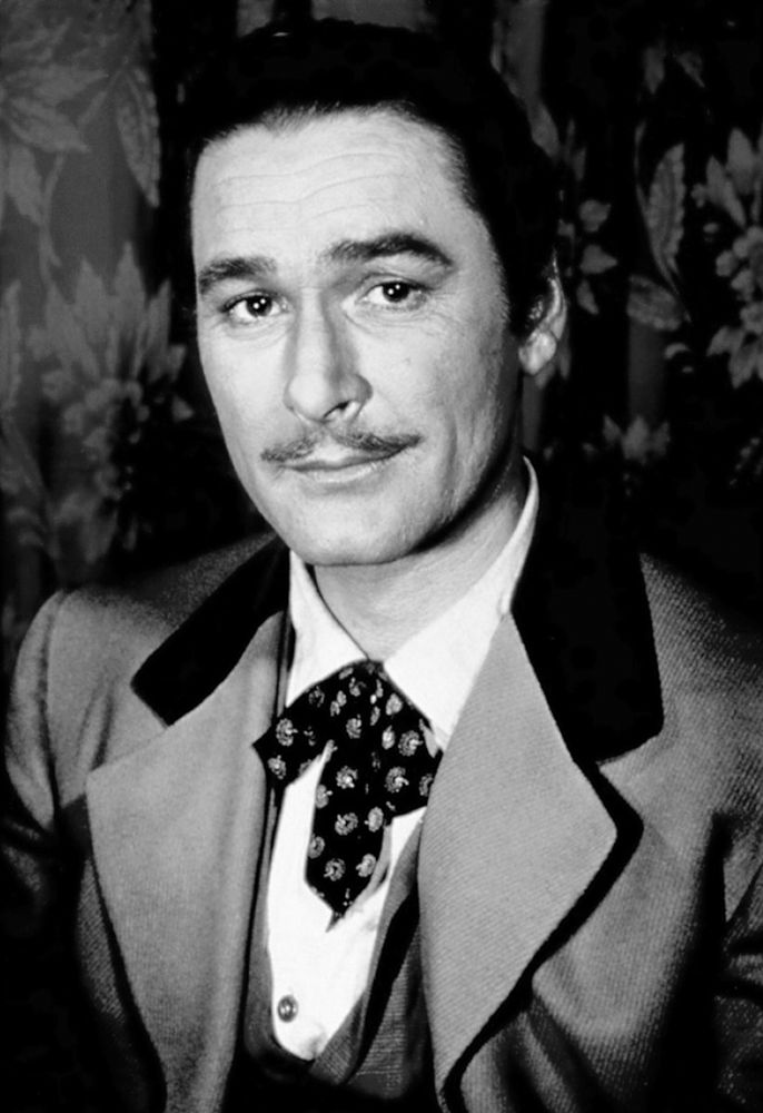 Errol Flynn - San Antonio