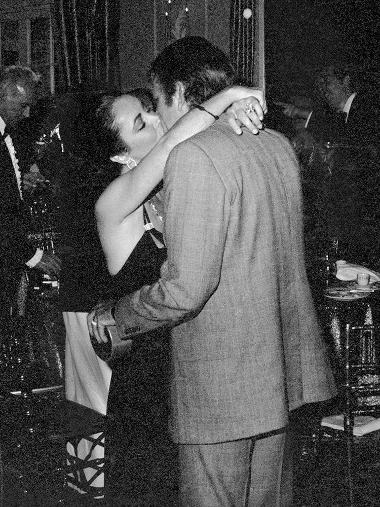 Elizabeth Taylor and Richard Burton in 1975