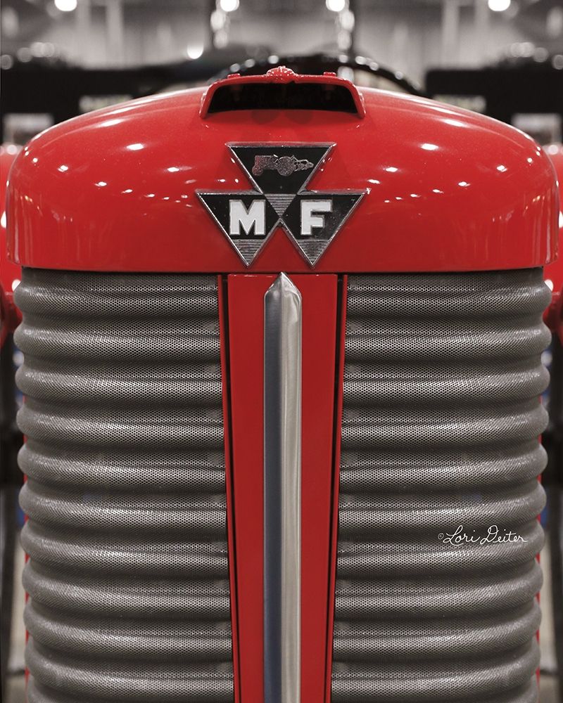Tractor Close UP MF