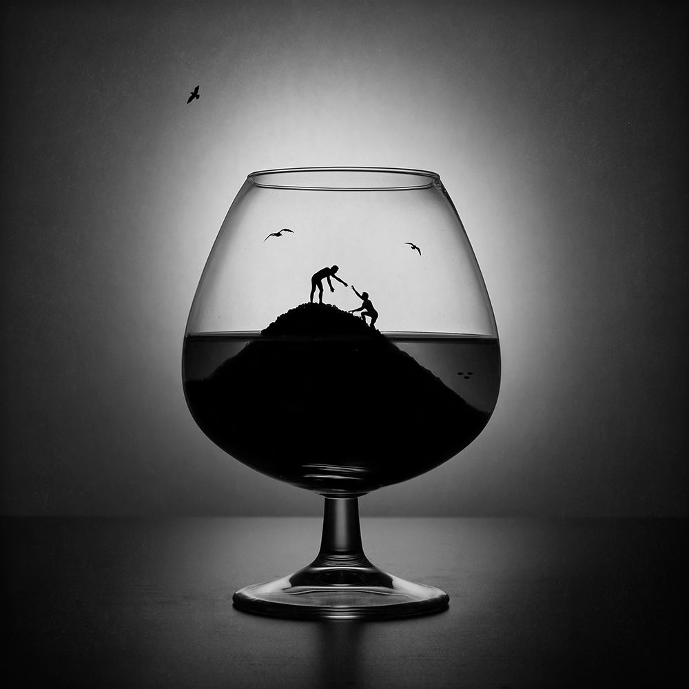 Alcoholism. The hand of help