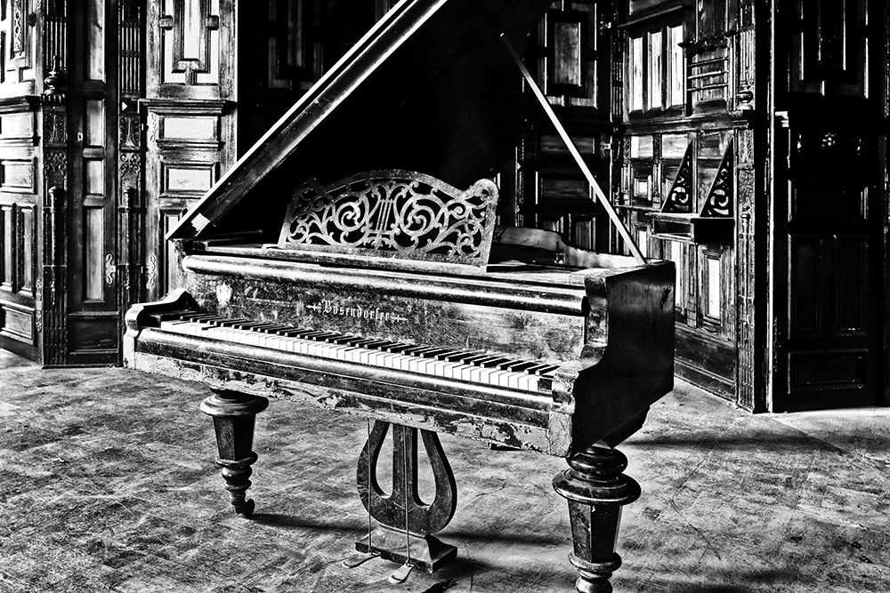 Old Piano