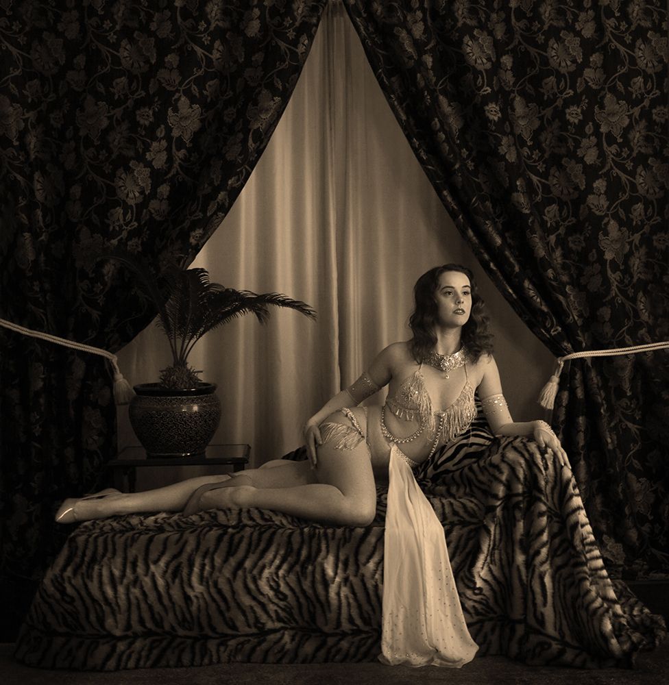 1930S Burlesque Performer