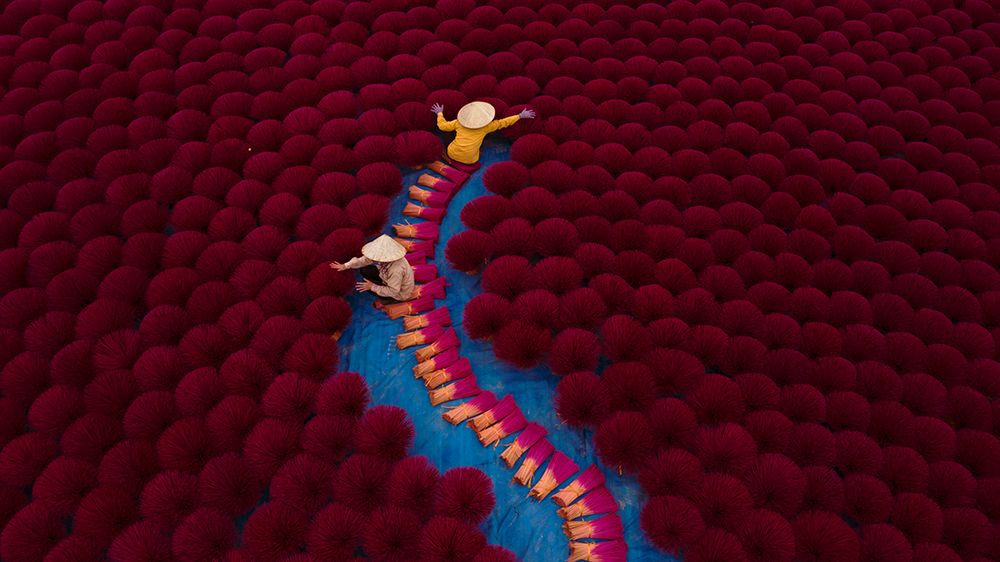 Incense workers