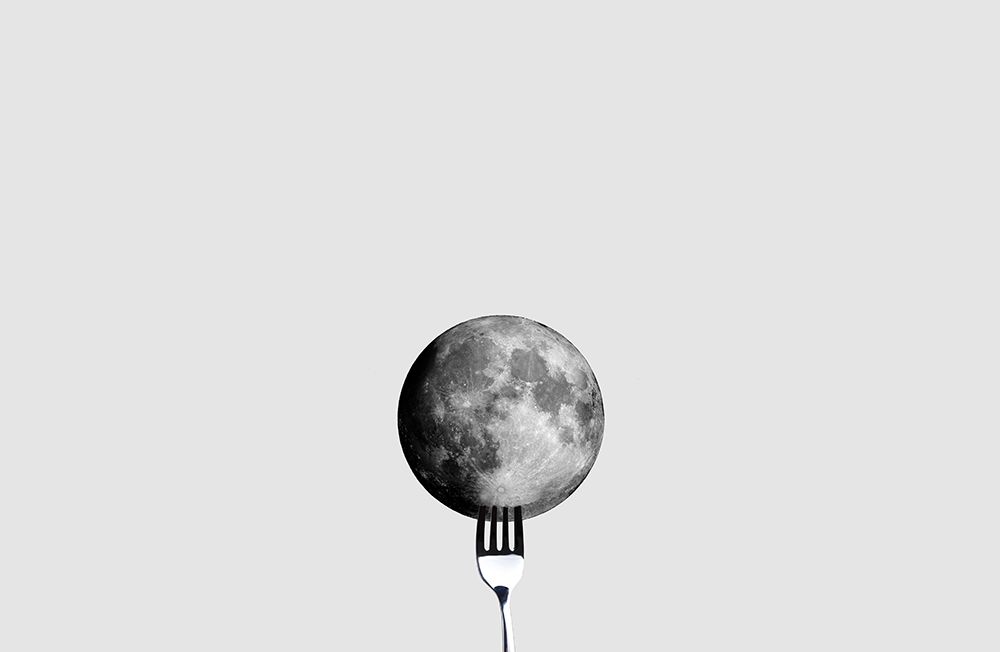 Moon a Fork