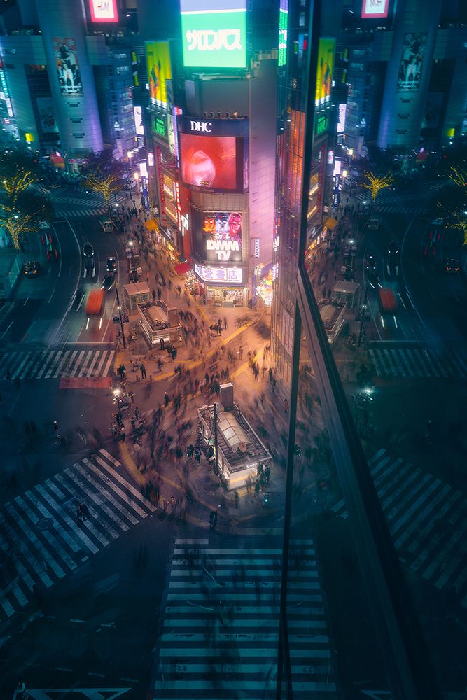 Crossing Shibuya