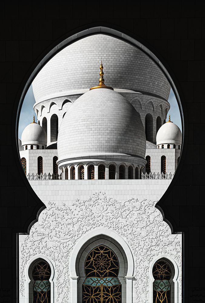 Symmetry and gradients of the White Mosque