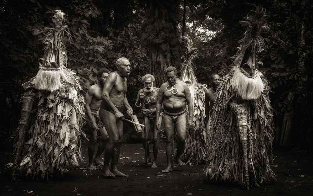 rom dance: still living tradition