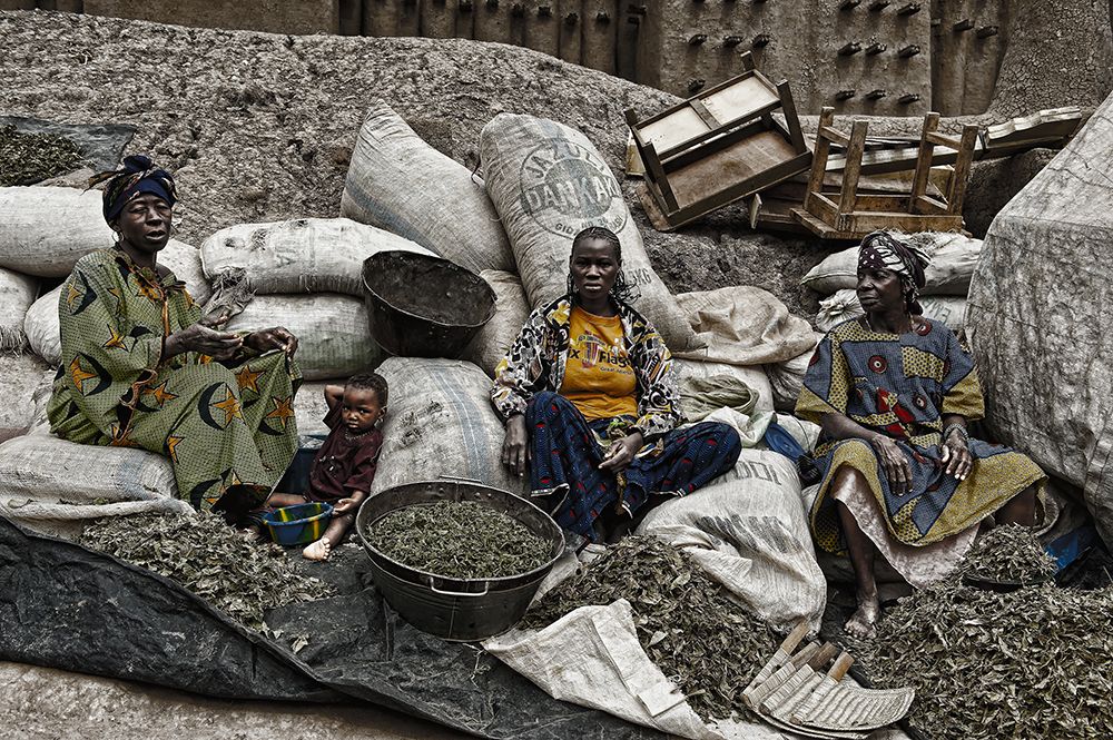 Selling in the market (DjennAc - Mali)