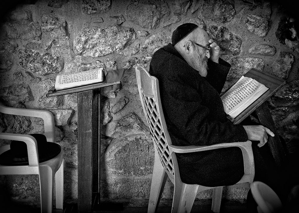 Reading a holy book (Jerusalem