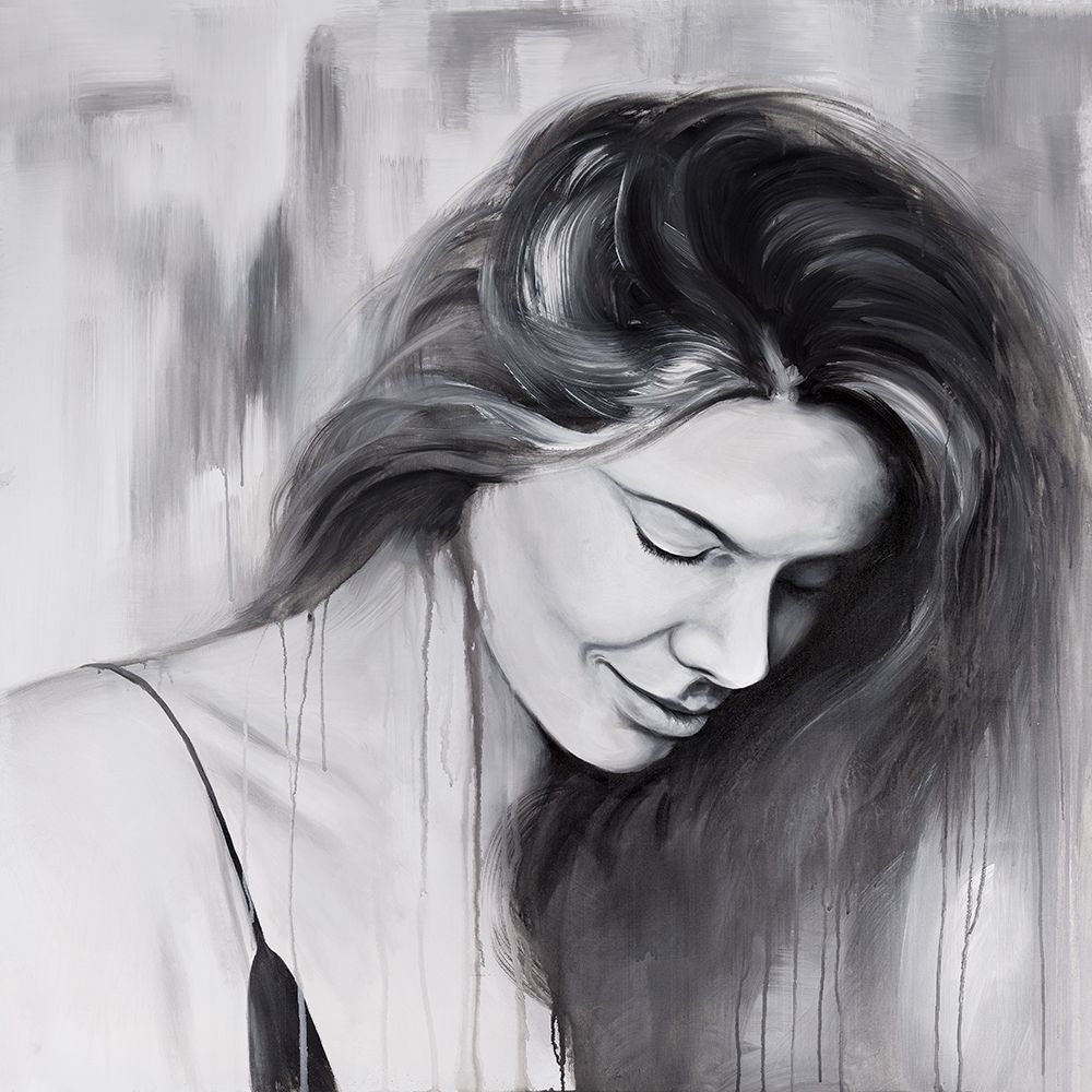 SMILING WOMAN PORTRAIT