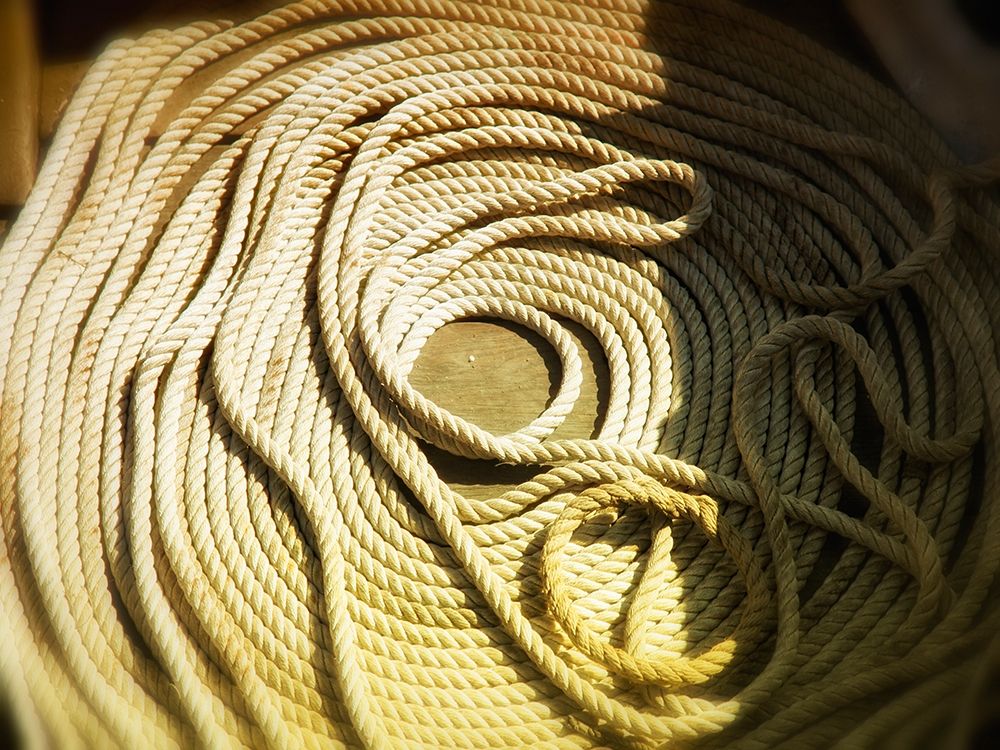 Boat line coiled