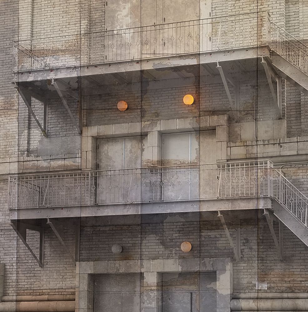 Structure