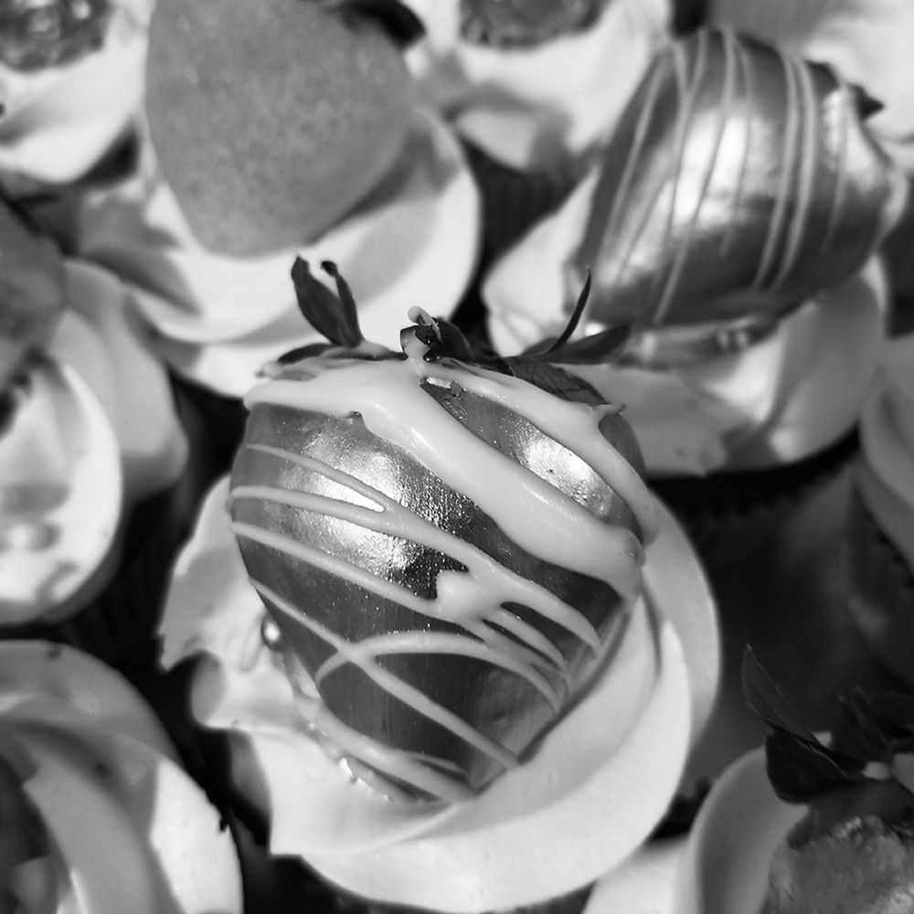 Black Cupcake 1