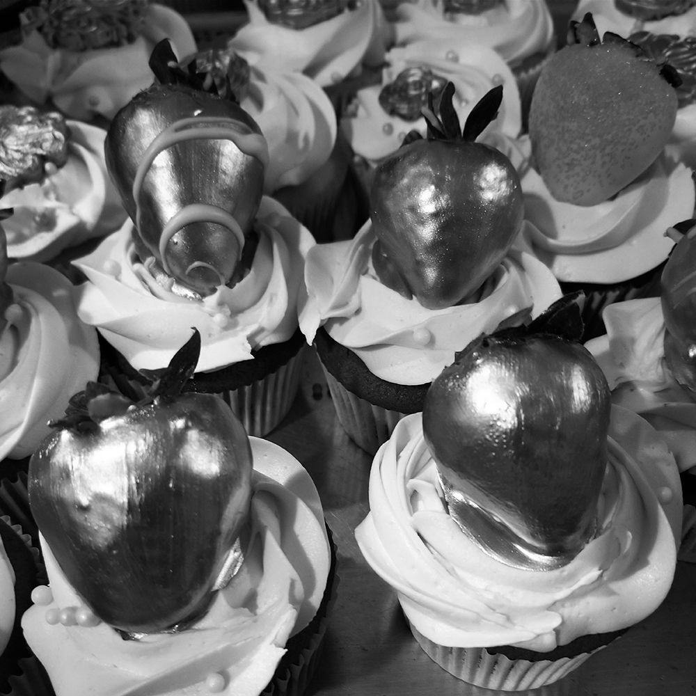 Black Cupcake 2