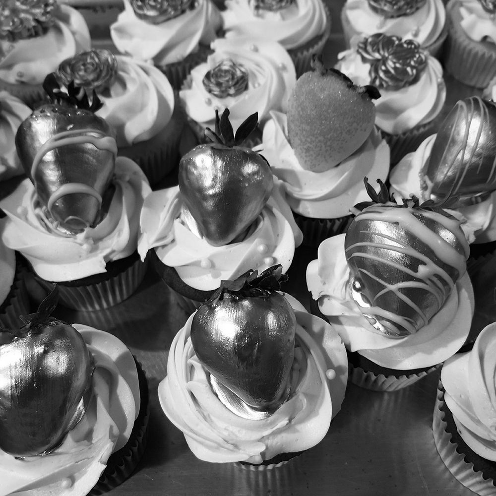 Black Cupcake 3
