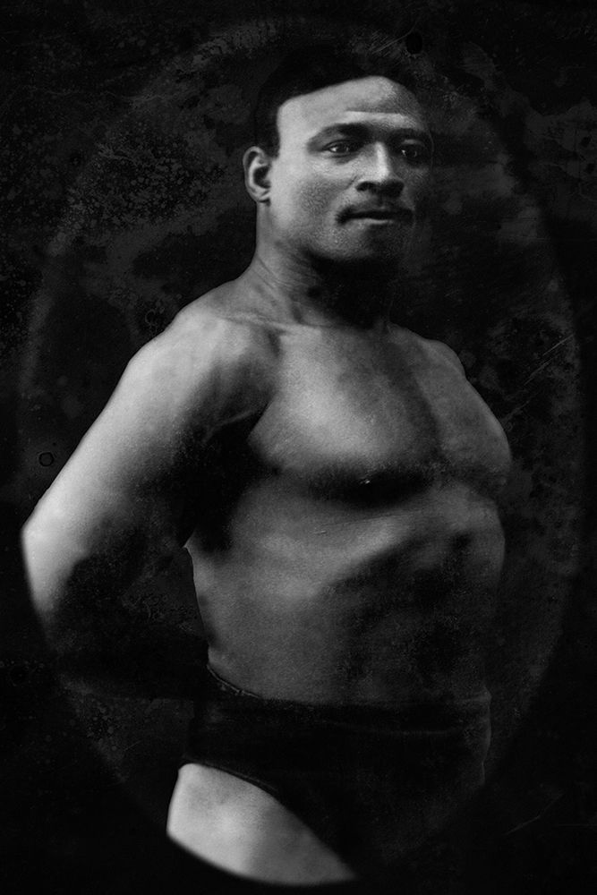 Bodybuilders Shadowed Torso
